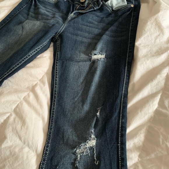 Trendy almost new jeans - Picture 2 of 2